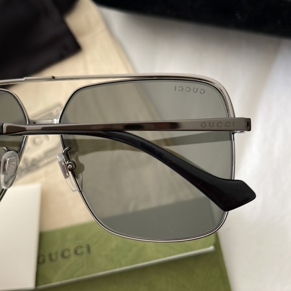 New Gucci Navigator Metallic Grey Sunglasses (unisex) - Picture 4 of 7